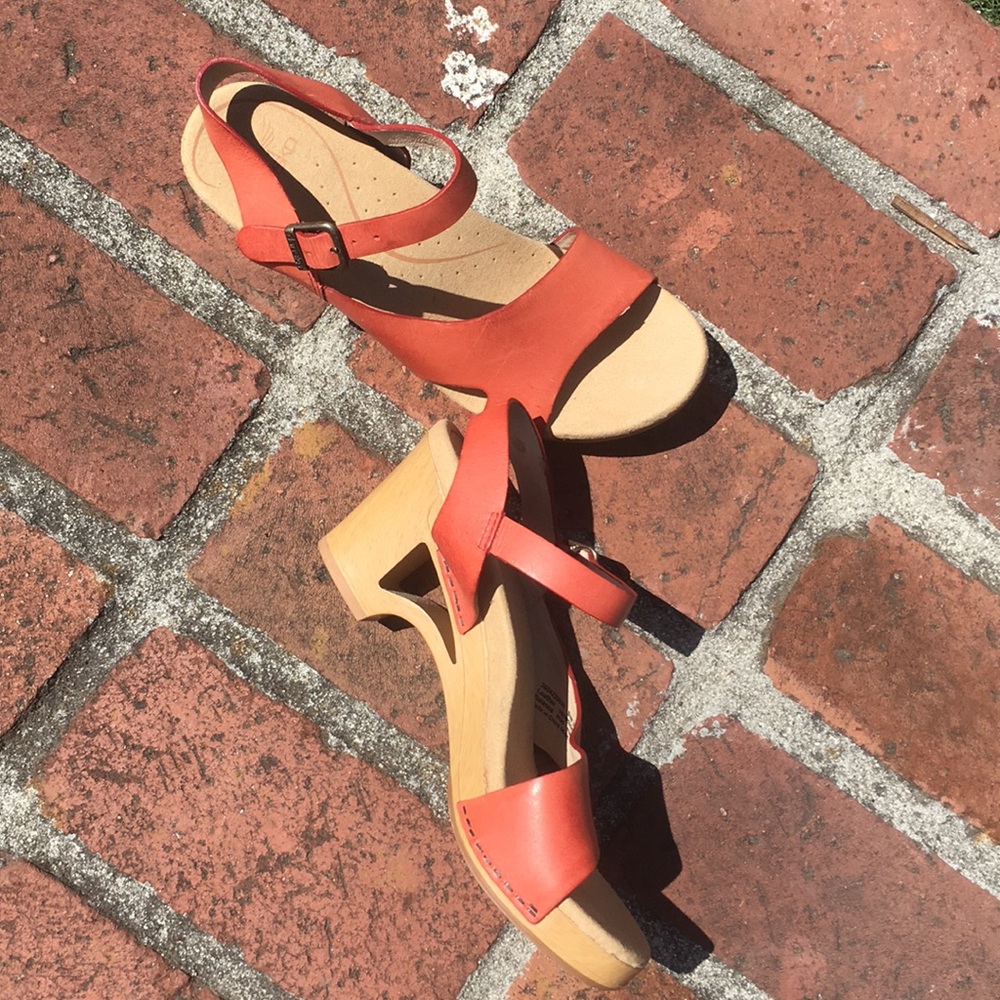 Dansko wedge